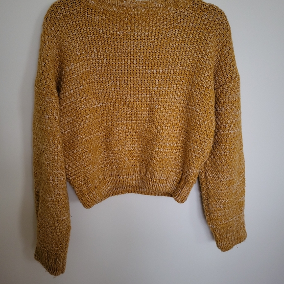 Dark yellow & white knit cropped sweater - Picture 2 of 4